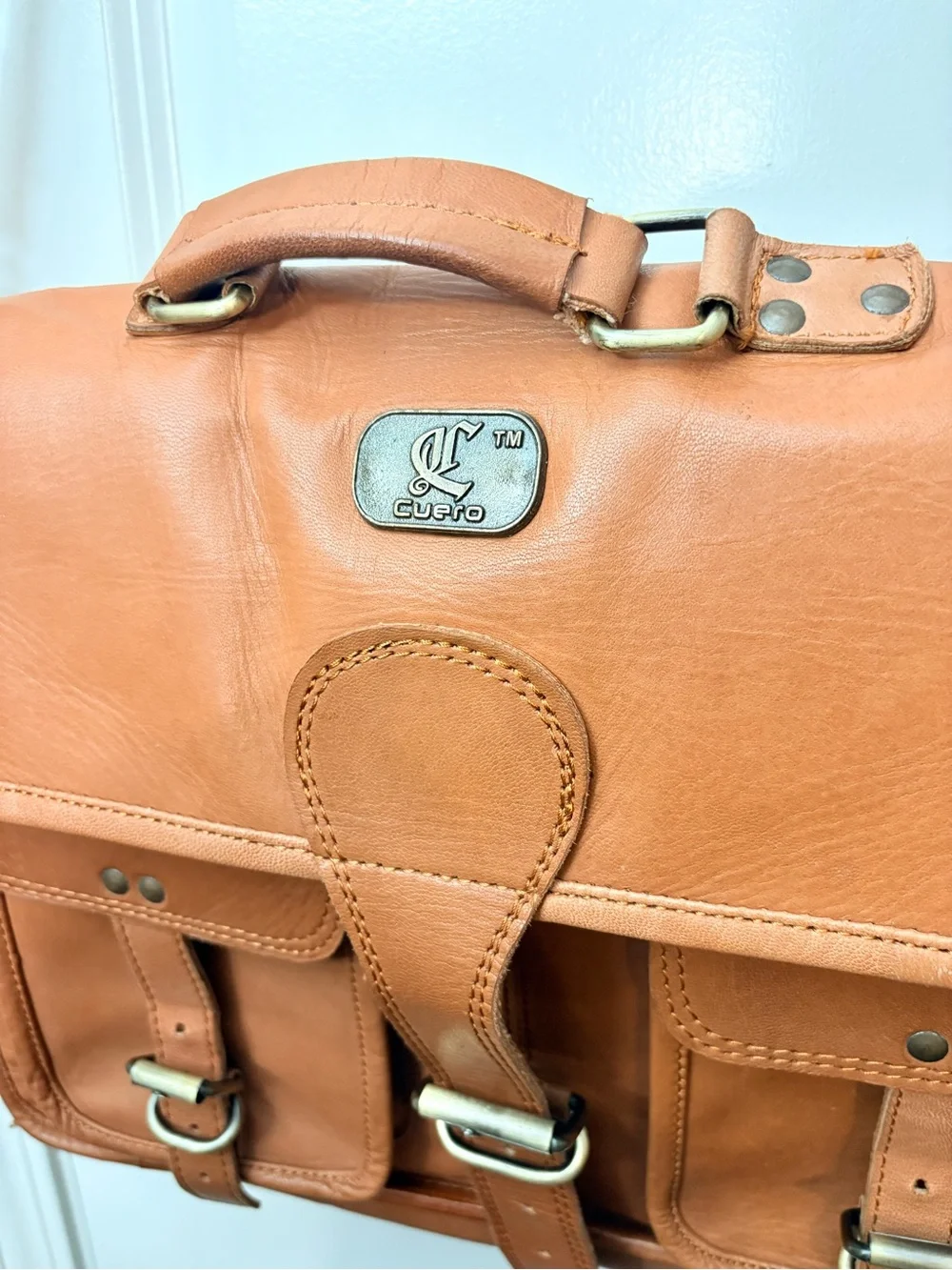 CUERO Tan Leather Laptop Messenger Bag Briefcase Green Lining